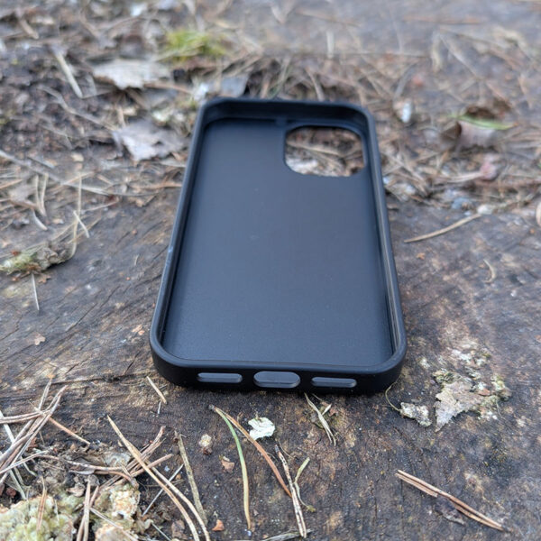 Mobilskal i trä - Arbor Wallnut(iPhone 16) - Bild 3